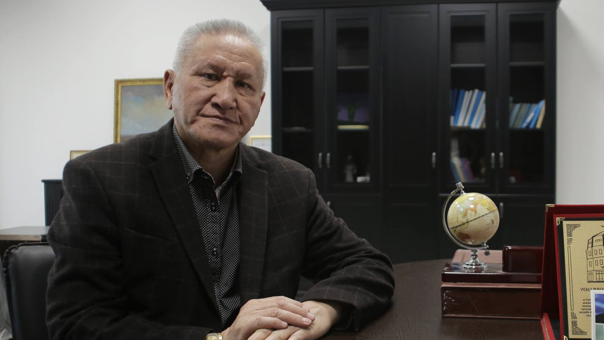  жеке мұрағаттан 