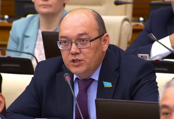 «Бізде «бардак» көп». Депутат МӘМС жүйесіне қатысты бастама көтерді