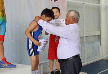 В Атырау прошел открытый республиканский турнир по вольной борьбе