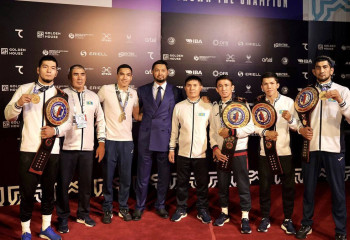 Головкин поздравил казахстанских боксеров с успешным выступлением на Чемпионате мира