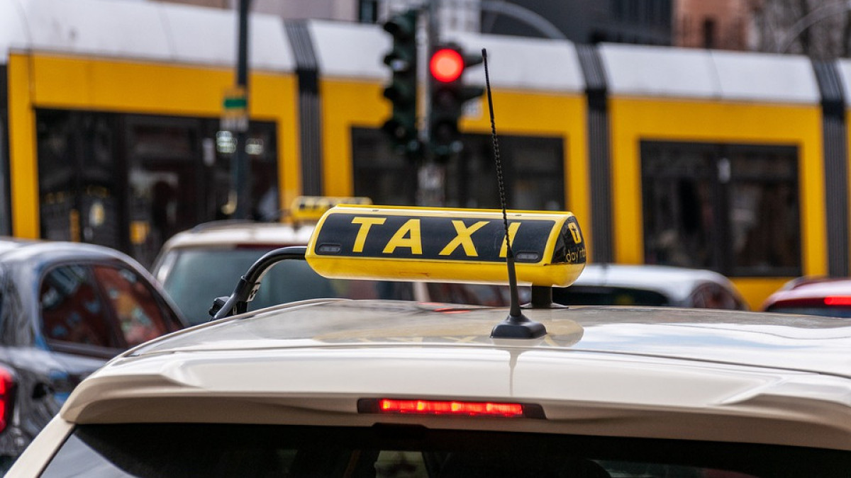 Алматыда таксист шетел азаматынан 400 еуро алған