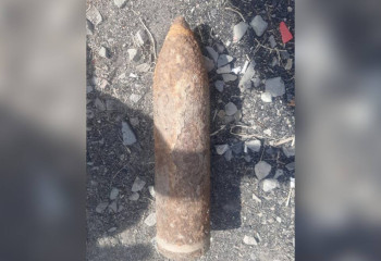 Карагандинский сельчанин решил вскопать огород и нашел артиллерийский снаряд