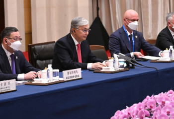 Kazakh, Chinese leaders   hold talks