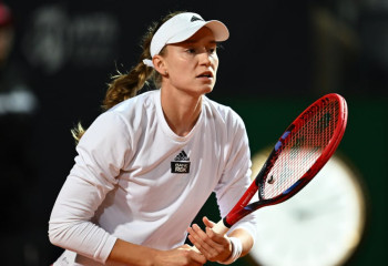 Елена Рыбакина әлемнің бірінші ракеткасын жеңді