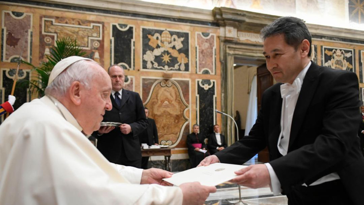 Ambassador of Kazakhstan presented credentials to Pope Francis