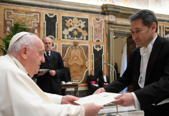Ambassador of Kazakhstan presented credentials to Pope Francis