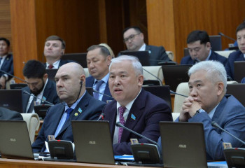 15 жыл Назарбаев университетін асырап келдік, бірақ нәтиже жоқ - Мұрат Әбенов