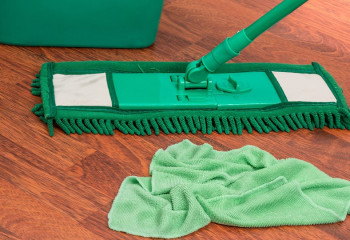 Швабру за 1,9 млн тенге хотел закупить медуниверситет ВКО