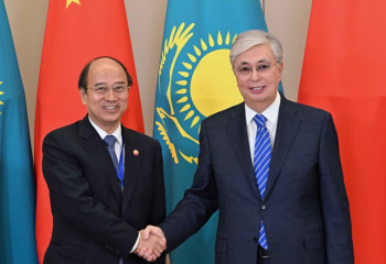 Head of State receives Chairman of Board of CNPC
