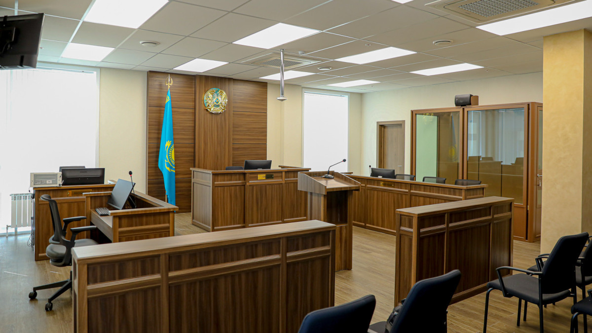 Бывшего начальника колонии осудили в Павлодаре за благосклонность к осуждённым