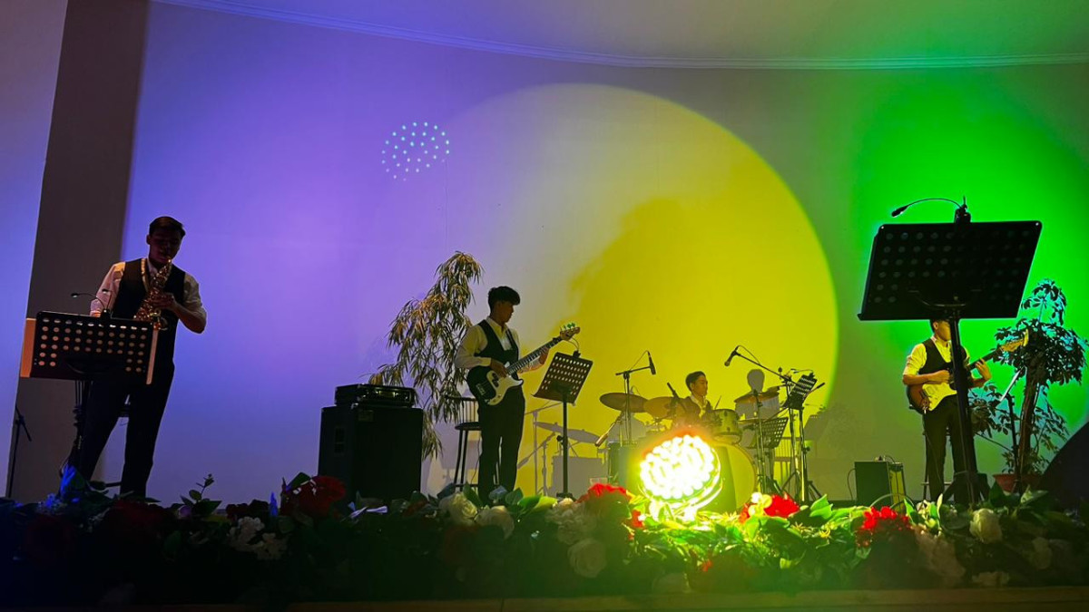 В Астане прошел концерт-презентация вокально-инструментальной группы Juzz Band
