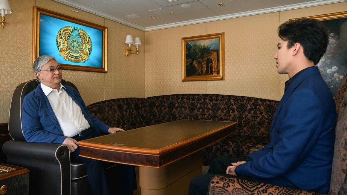 Димаш Кудайберген опубликовал фото с Президентом Казахстана