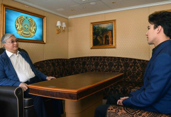 Димаш Кудайберген опубликовал фото с Президентом Казахстана