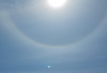 Пугающее явление засняли в небе жители Семея