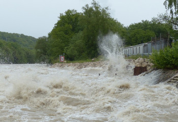 Италиядағы су тасқыны: 36 мың адам қауіпсіз жерге көшірілді