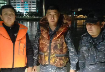 Атырауда 17 жастағы бала көпірден секіріп кетті