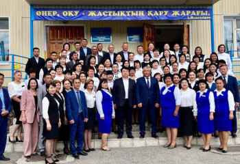 Министр просвещения РК встретился с педагогами области Абай