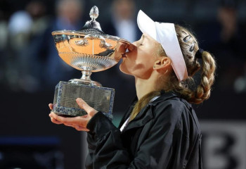 Елена Рыбакина обратилась к болельщикам после победы на турнире в Риме