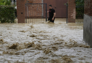 Италиядағы су тасқынынан қайтыс болған саны 14 адамға жетті
