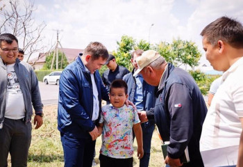 Аким Шымкента поддержал предложение жителя о строительстве цветочного сквера