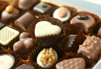 25 коробок шоколада вынес посетитель из супермаркета в Астане