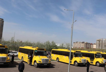 Новые автобусы передали сельским школам Карагандинской области
