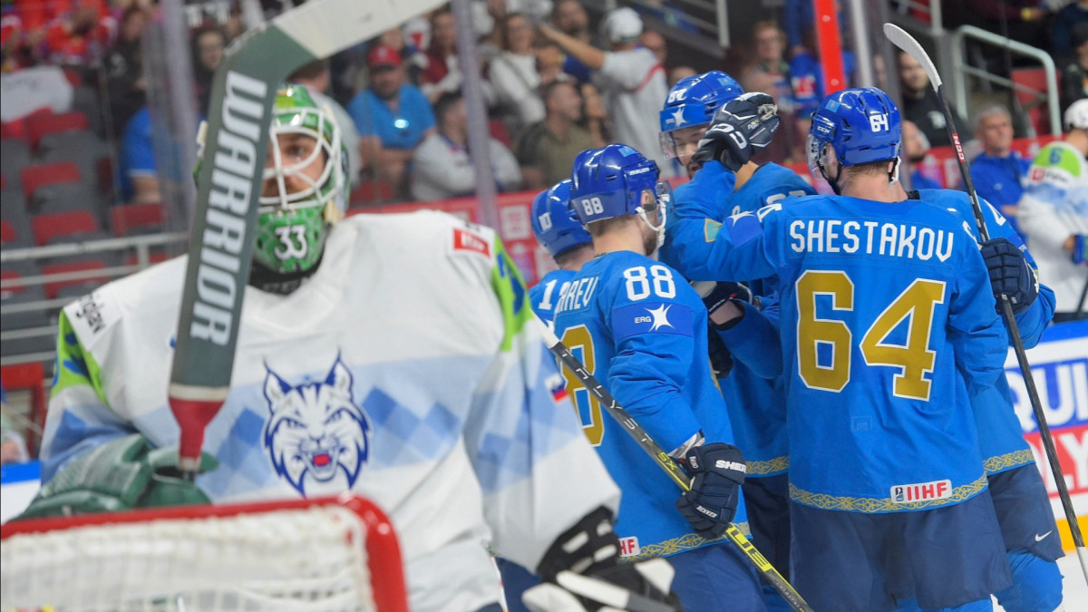 Казахстан победил Словению и завершил выступление на ЧМ по хоккею