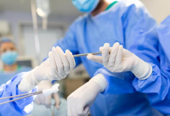 Уникальную операцию на позвоночнике 3-х летнего ребенка провели столичные врачи