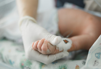 Елімізде 3 жасар баланың омыртқасына бірегей операция жасалды