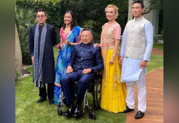 Экс-министр Сауат Мыңбаевтың мүгедектерге арналған арбада отырған суреті тарады