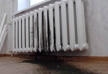 Екібастұзда жылусыз қалған тұрғын жарты млн теңге өндіріп алды