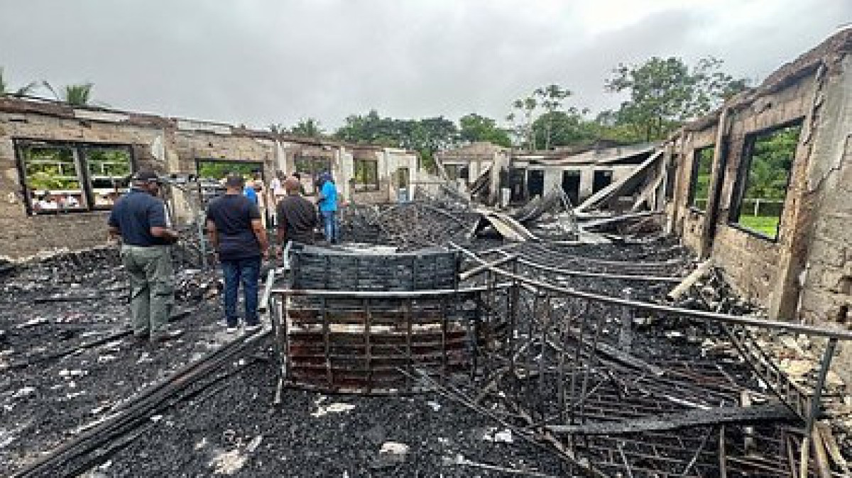 В Гайане школьница устроила пожар в общежитии из-за отнятого телефона