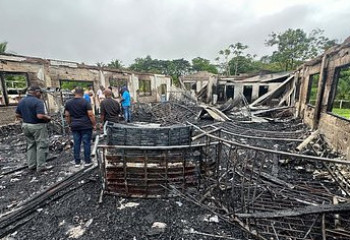 В Гайане школьница устроила пожар в общежитии из-за отнятого телефона