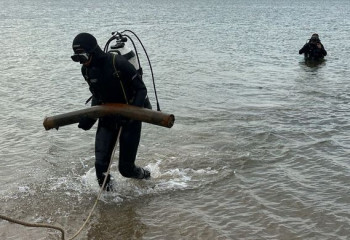 Водолазы-спасатели обследуют места для купания в Карагандинской области