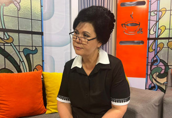 Шымкенттің білім басқармасының басшысы:  Баласы үшін алтындарын ломбардқа өткізген ата-аналар бар