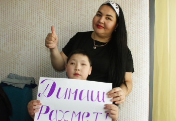 Фанаты Димаша Кудайбергена из Франции устроили праздник детям в Караганде