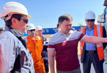 Асхат Хасенов посетил месторождения ЗКО