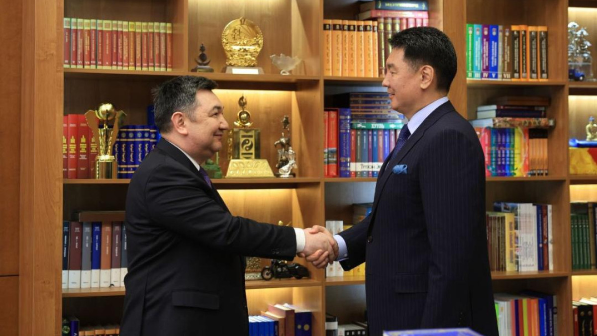 Президент Монголии Ухнаагийн Хурэлсух принял казахстанскую делегацию