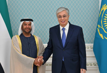 Президент Казахстана встретился с шейхом Суруром бен Мухаммедом Аль Нахаяном