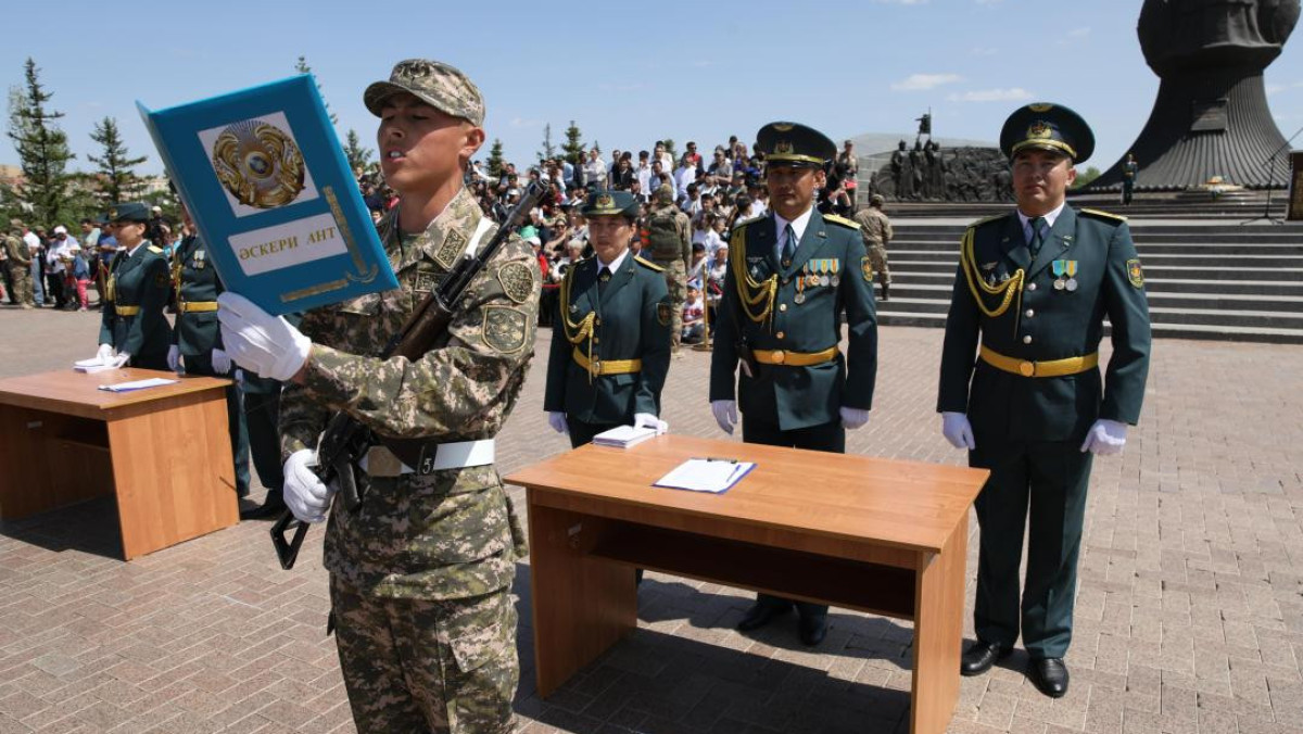 В Вооруженных силах страны приведены к военной присяге более трех тысяч новобранцев