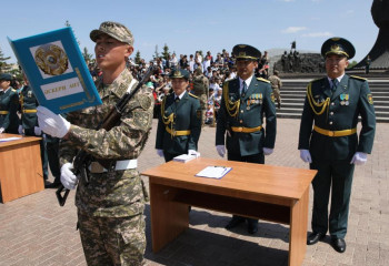 В Вооруженных силах страны приведены к военной присяге более трех тысяч новобранцев