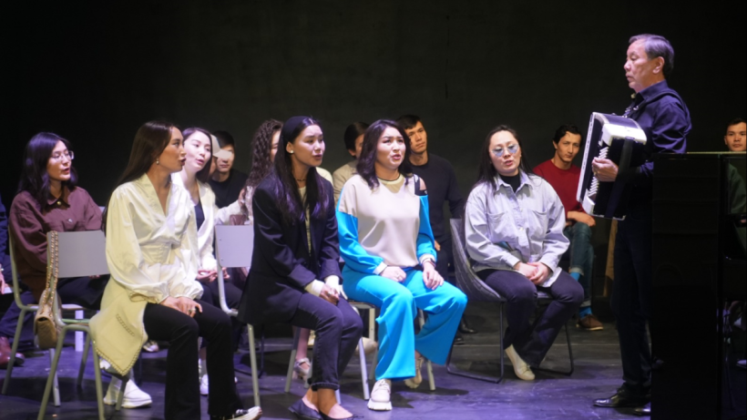  Пресс-служба Государственного  академического казахского музыкально-драматического театра имени К. Куанышбаева 