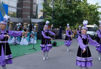 Абай облысының 1 жылдығына орай қолөнер шеберлері алаңы ашылды