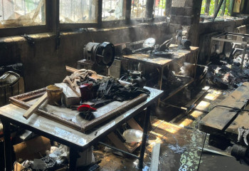 На территории киностудии 