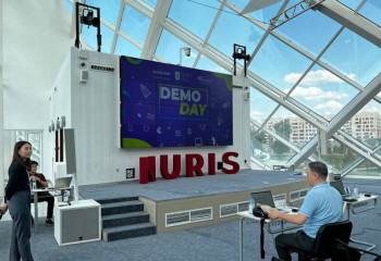 От доставки еды до умного зеркала: стартаперы показали свои разработки