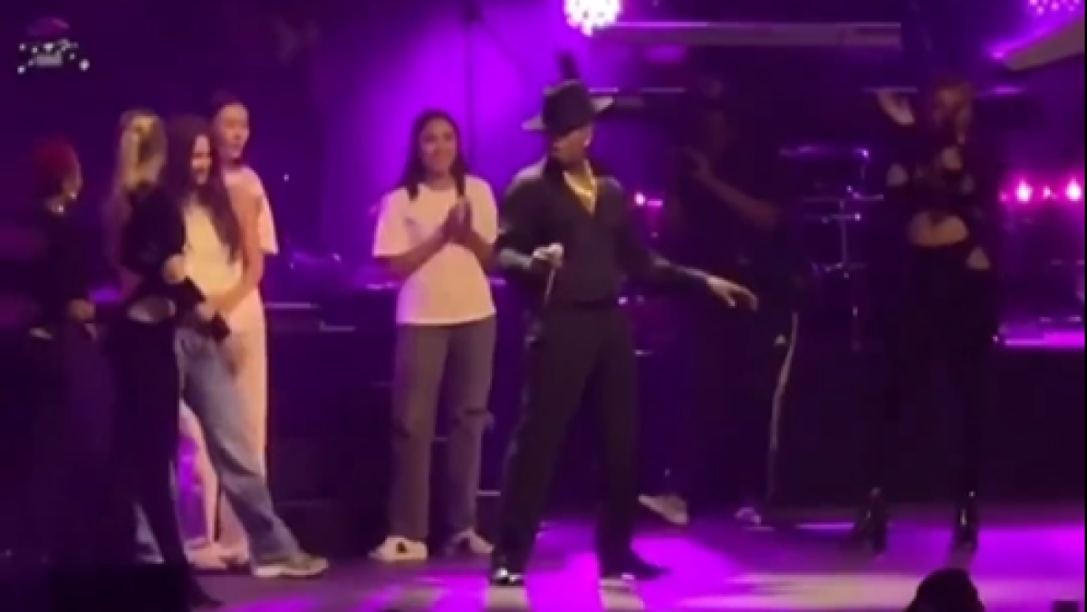 Блогер возмутился поведением зрительниц на концерте Ne-Yo