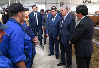 Президент посетил товарно-молочную ферму в СКО