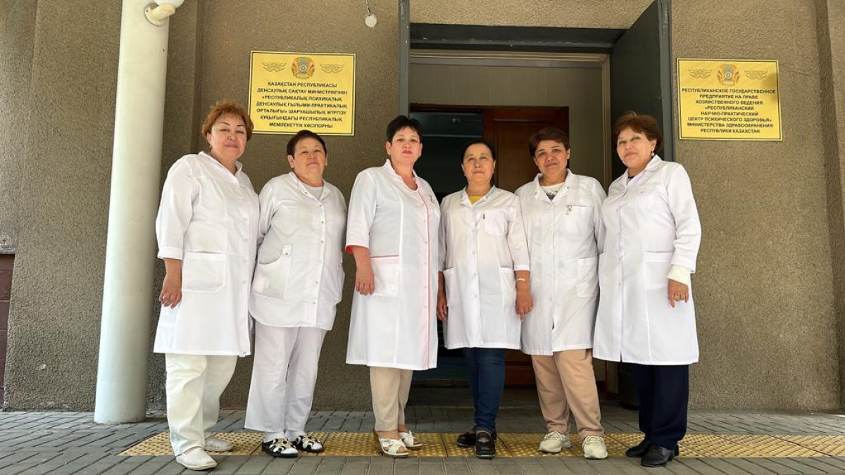 Среди психбольных есть "родственники Назарбаева" - медсестры