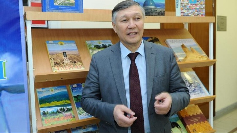  жеке мұрағаттан 