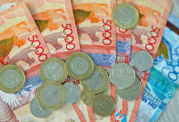 Сотрудница энергоснабжающей компании присваивала деньги жителей Алматинской области